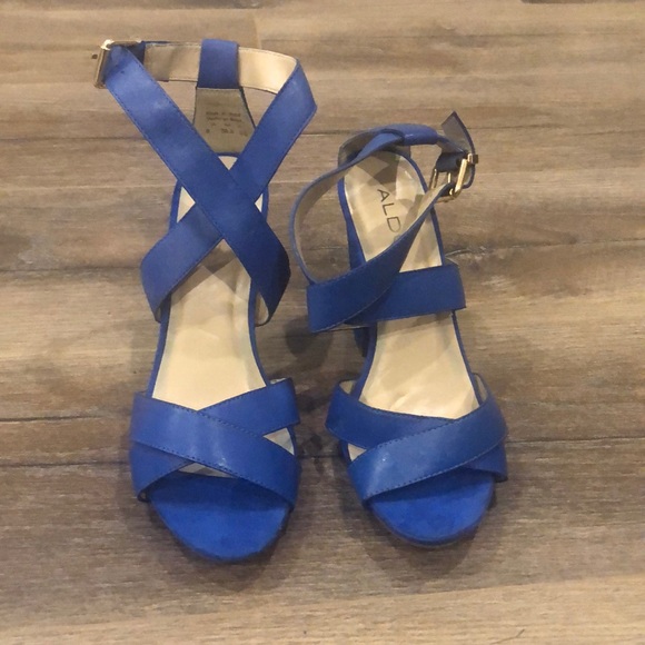 Vibrant blue brand new sandals